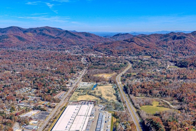 Aerial view of 865 Blue Ridge Rd, Black Mountain, North Carolina